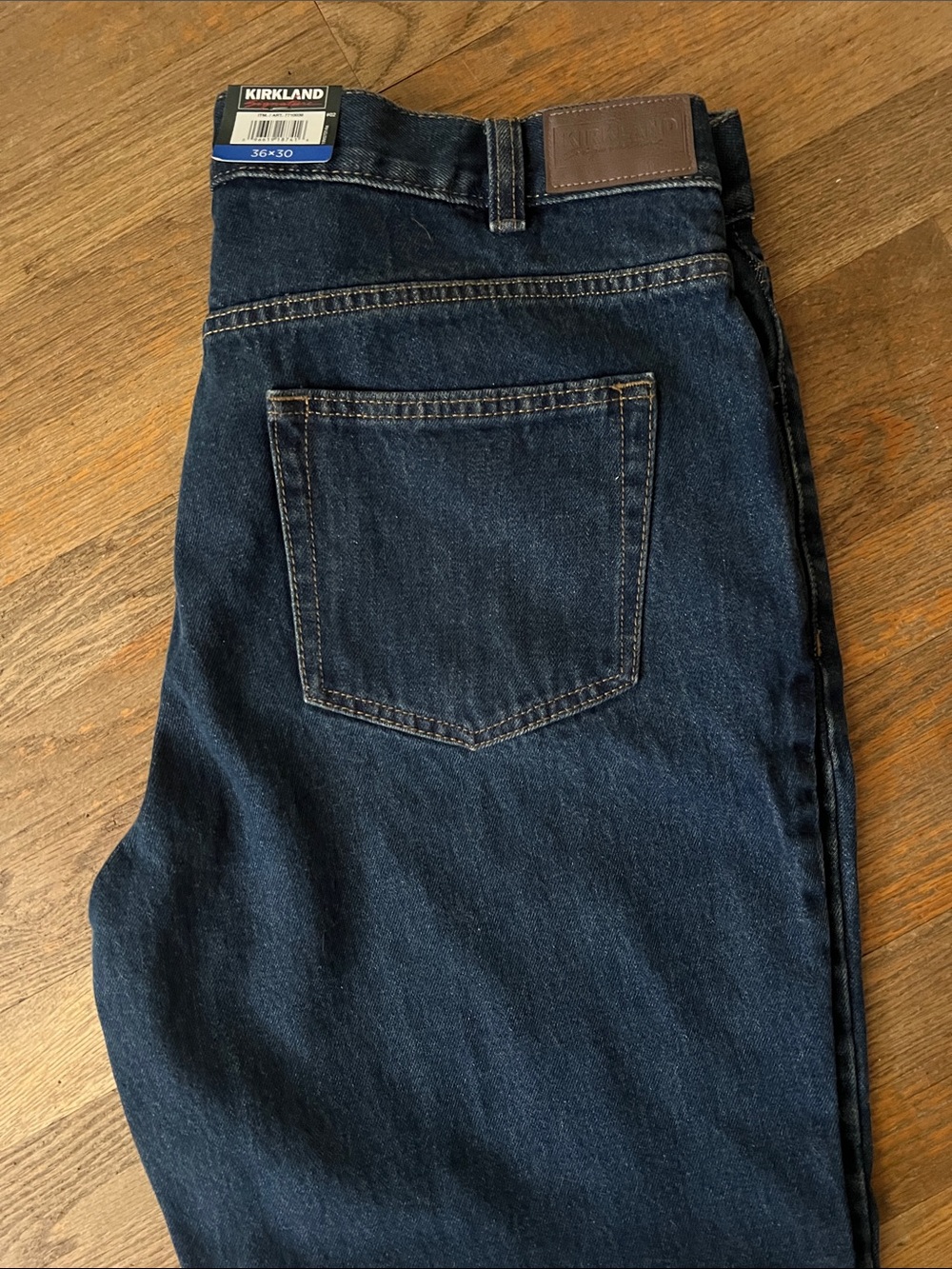 Kirkland Signature Men's Relaxed Indigo Blue Jeans